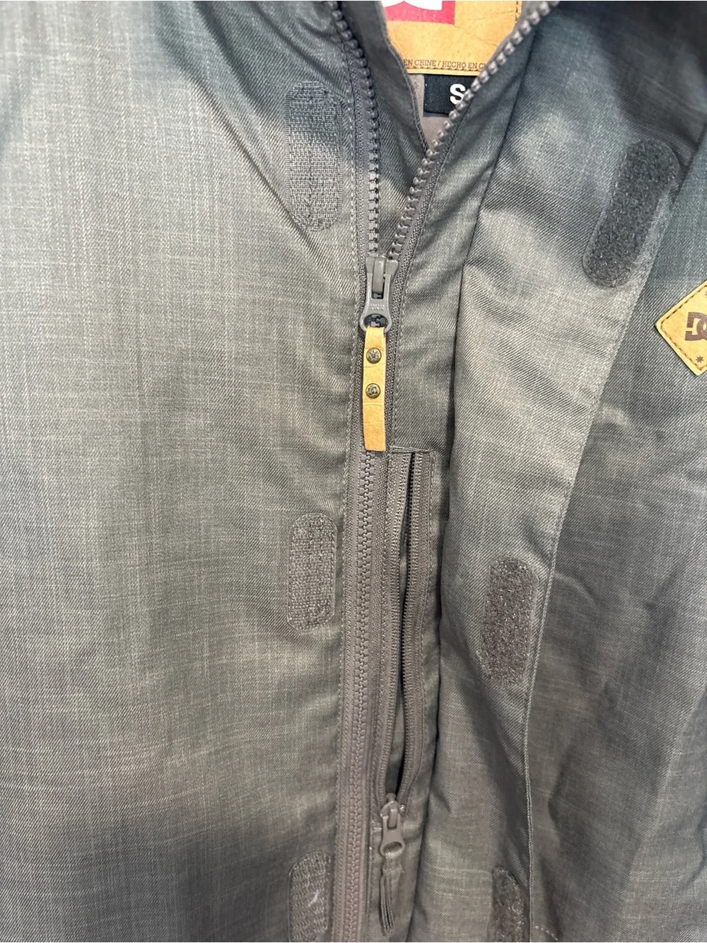 DC Men's Hooded Winter snowboarding Jacket - Gray - Picture 4 of 6